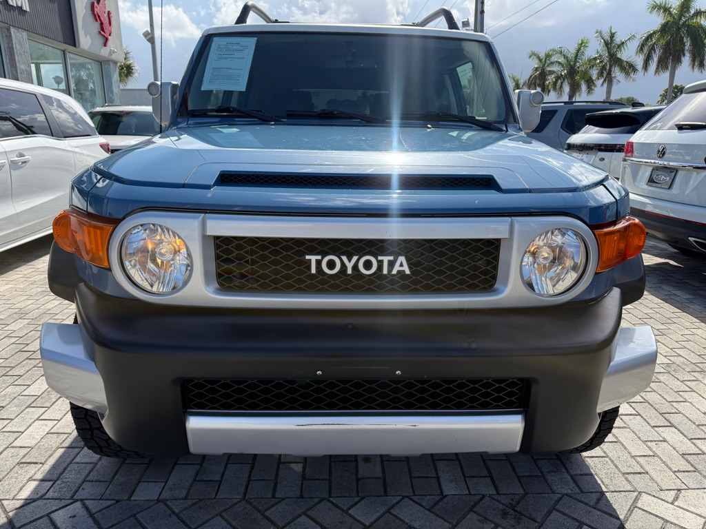 2012 Toyota FJ Cruiser Base Image 2 of 50