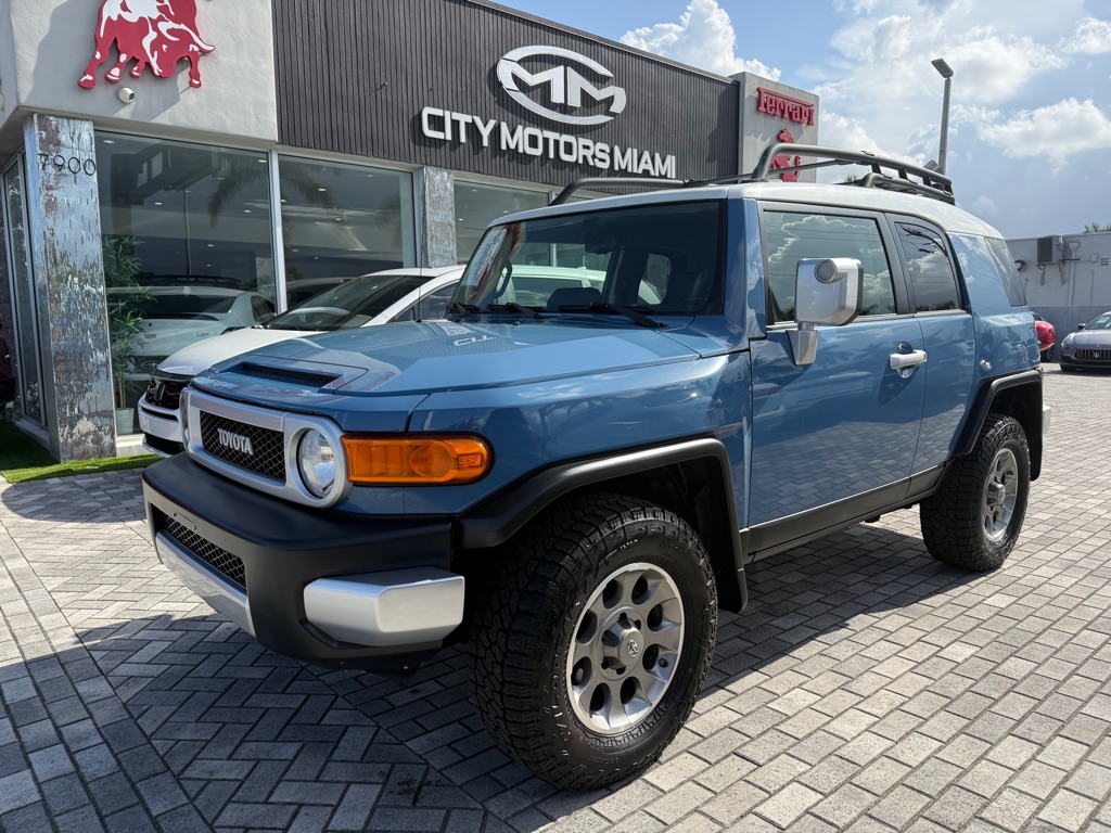 2012 Toyota FJ Cruiser Base Image 1 of 50