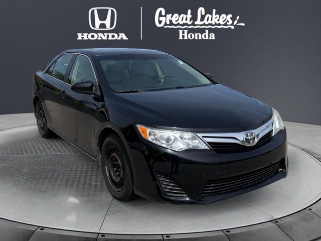 2012 Toyota Camry LE Image 3 of 26