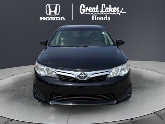 2012 Toyota Camry LE Image 2 of 26