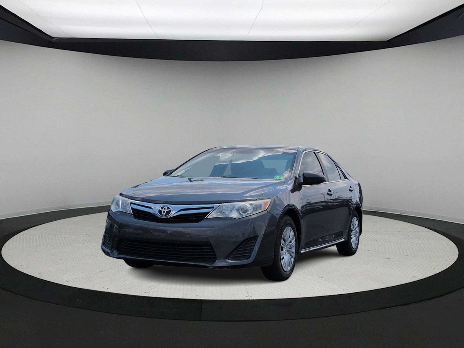 2012 Toyota Camry LE Image 1 of 34