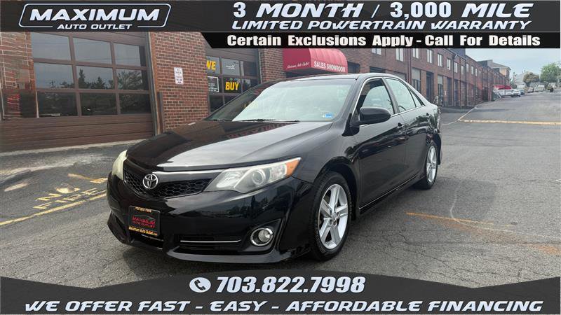 2012 Toyota Camry SE Image 1 of 34