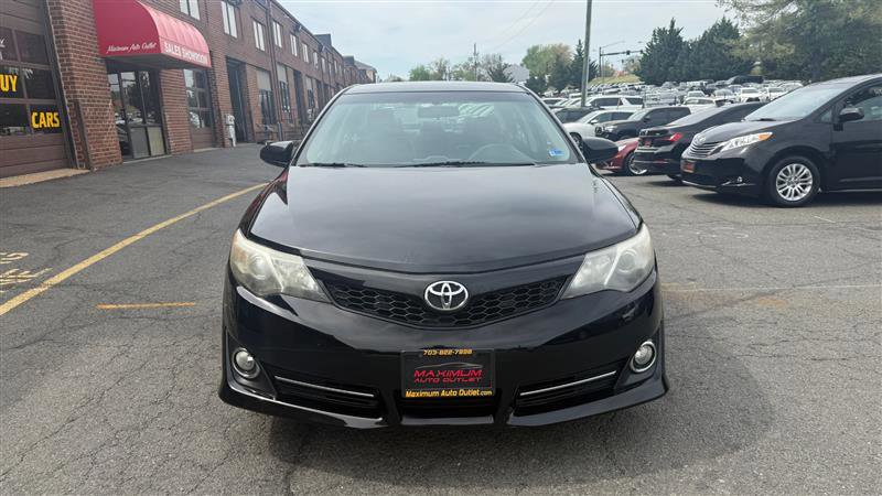 2012 Toyota Camry SE Image 2 of 34