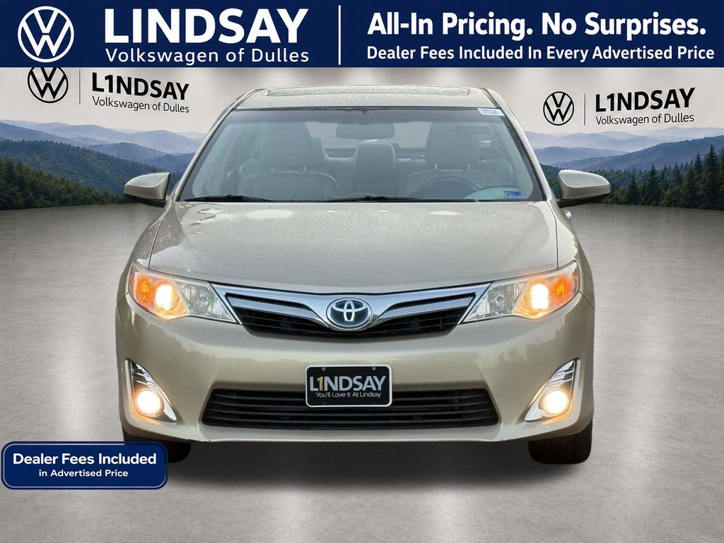 2012 Toyota Camry Hybrid XLE Image 3 of 30