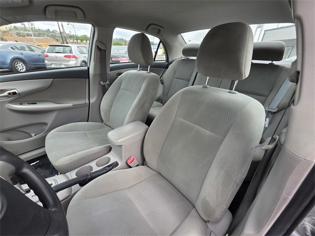 Vehicle image 10 of 37