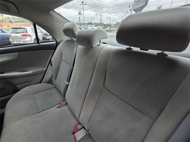 Vehicle image 11 of 37