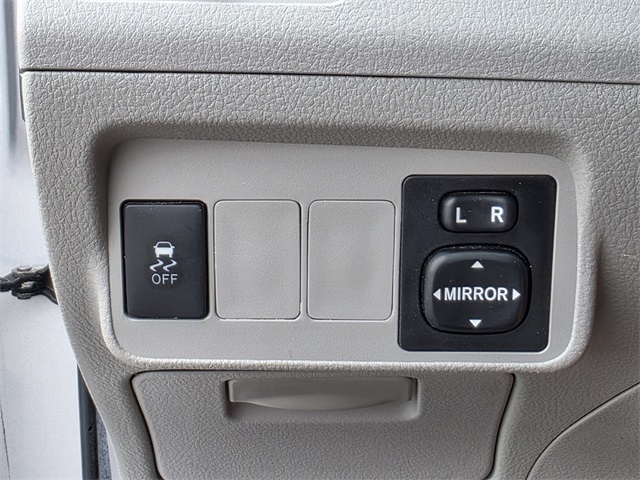 Vehicle image 34 of 37