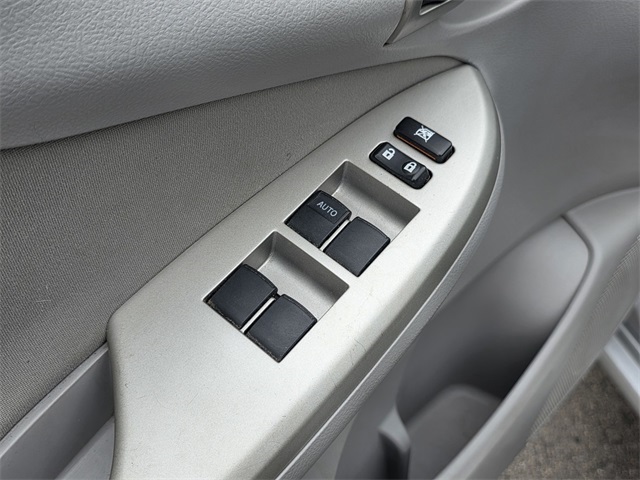 Vehicle image 25 of 37