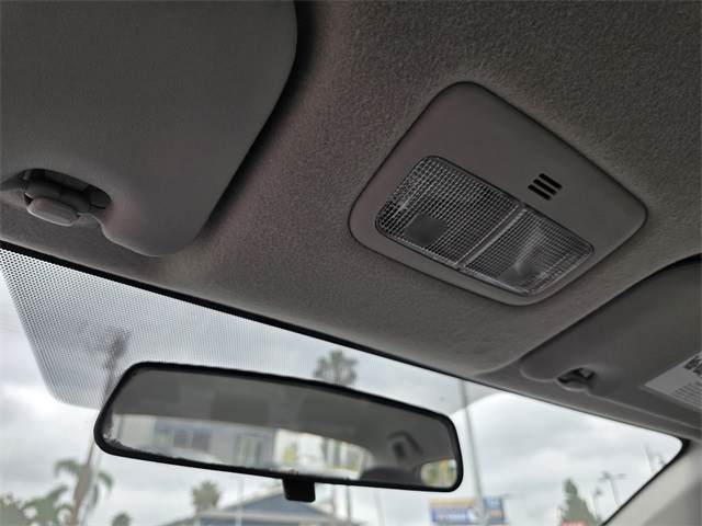 Vehicle image 35 of 37
