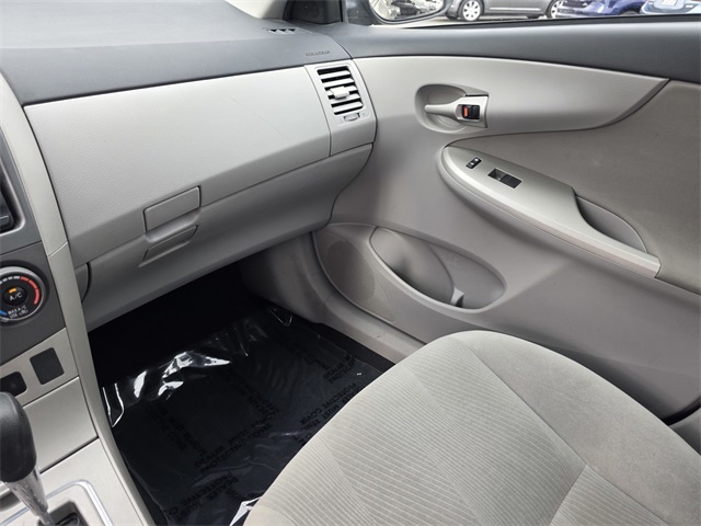 Vehicle image 17 of 37