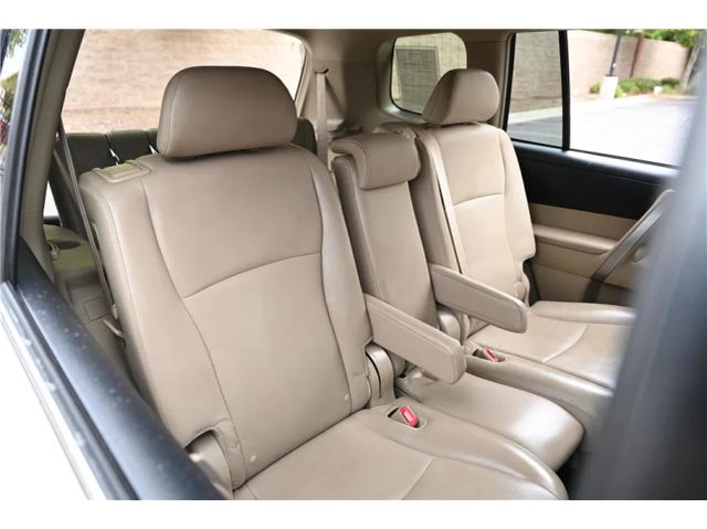 2012 Toyota Highlander Hybrid Base Image 8 of 25