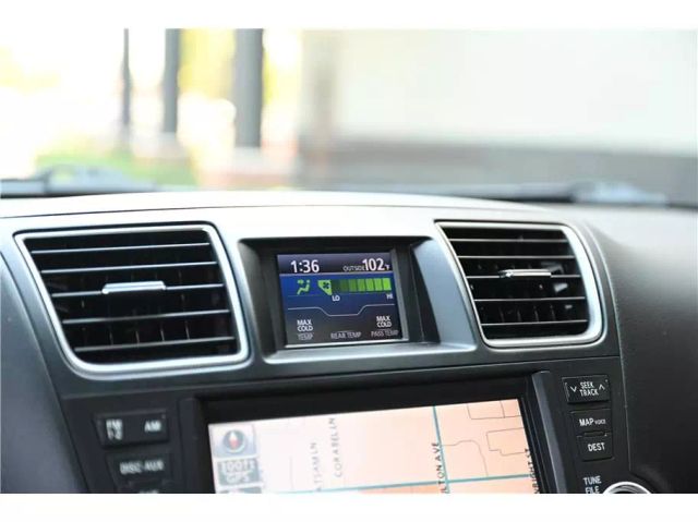 Vehicle image 26 of 33