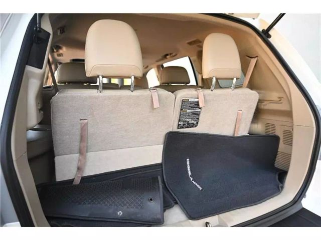 Vehicle image 10 of 33
