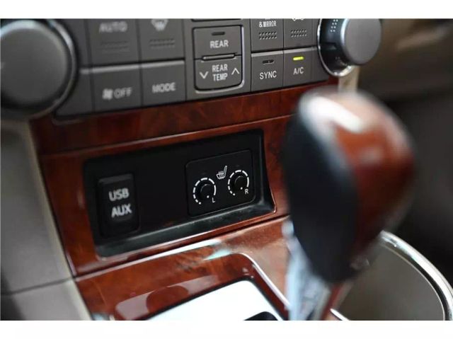 Vehicle image 31 of 33