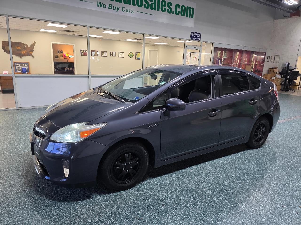 2012 Toyota Prius Three Image 1 of 36