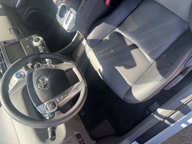Vehicle image 5 of 7