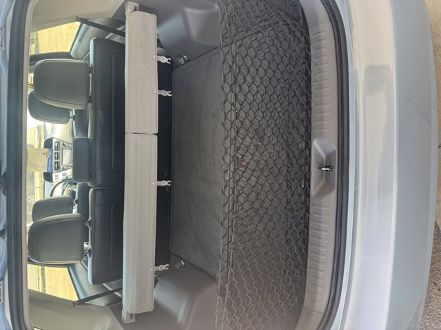 Vehicle image 4 of 7