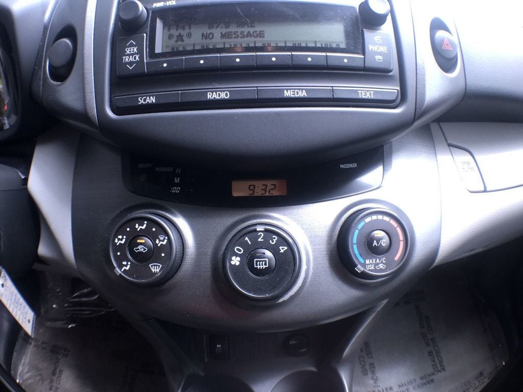 2012 Toyota RAV4 Base Image 18 of 22