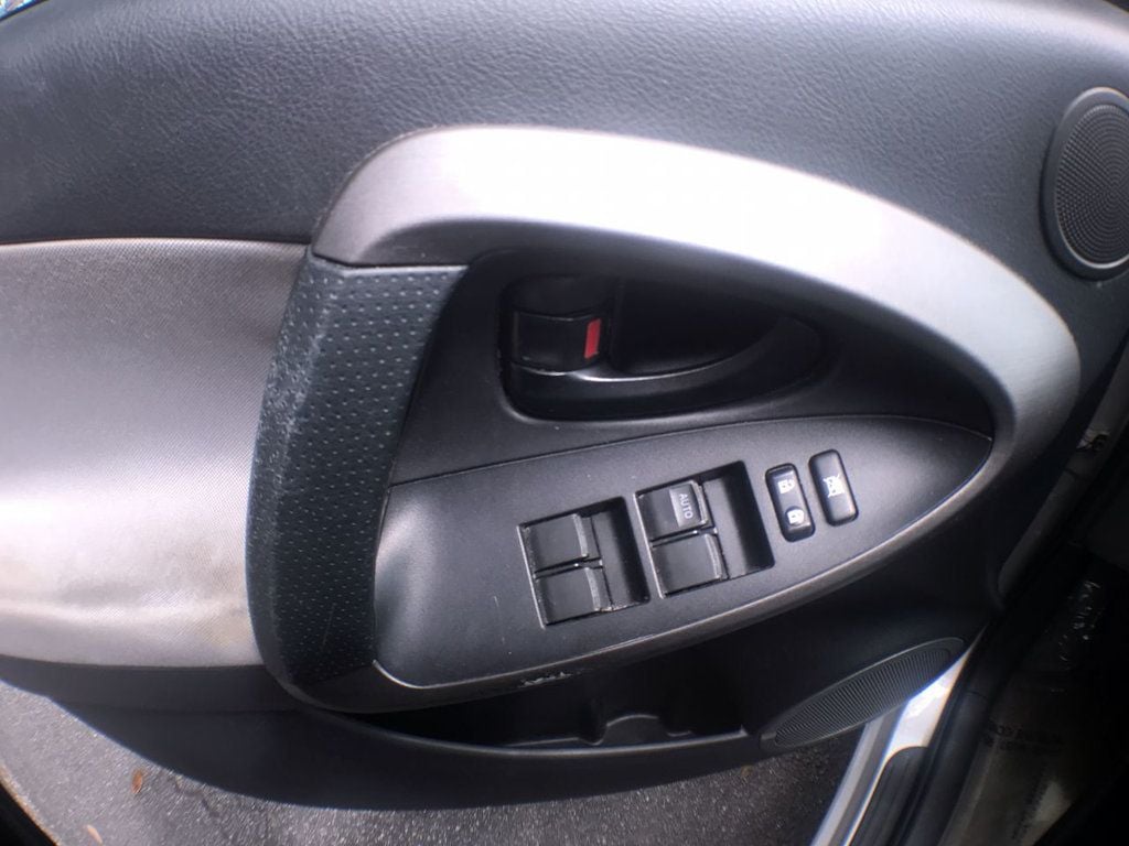 2012 Toyota RAV4 Base Image 22 of 22