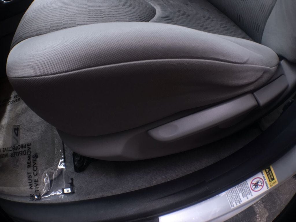 2012 Toyota RAV4 Base Image 20 of 22