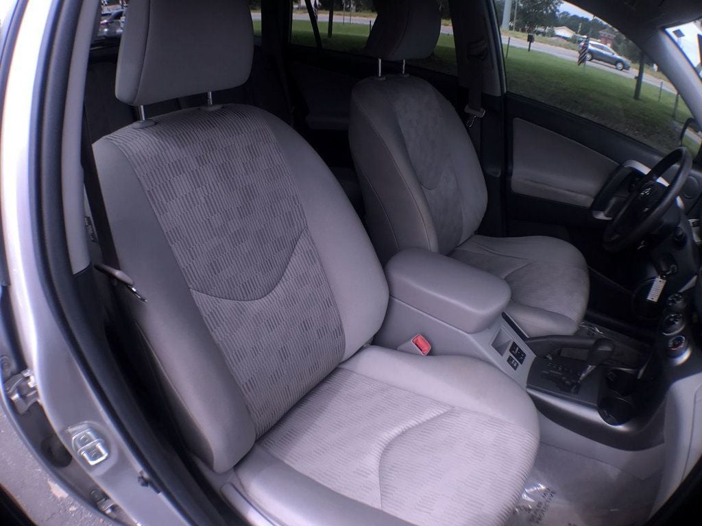 2012 Toyota RAV4 Base Image 13 of 22