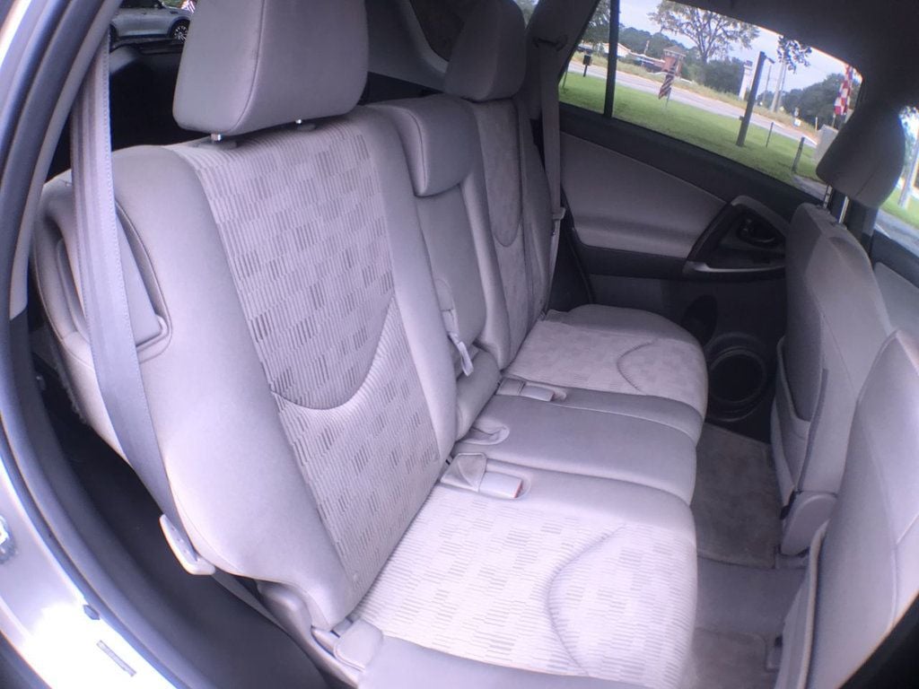 2012 Toyota RAV4 Base Image 14 of 22