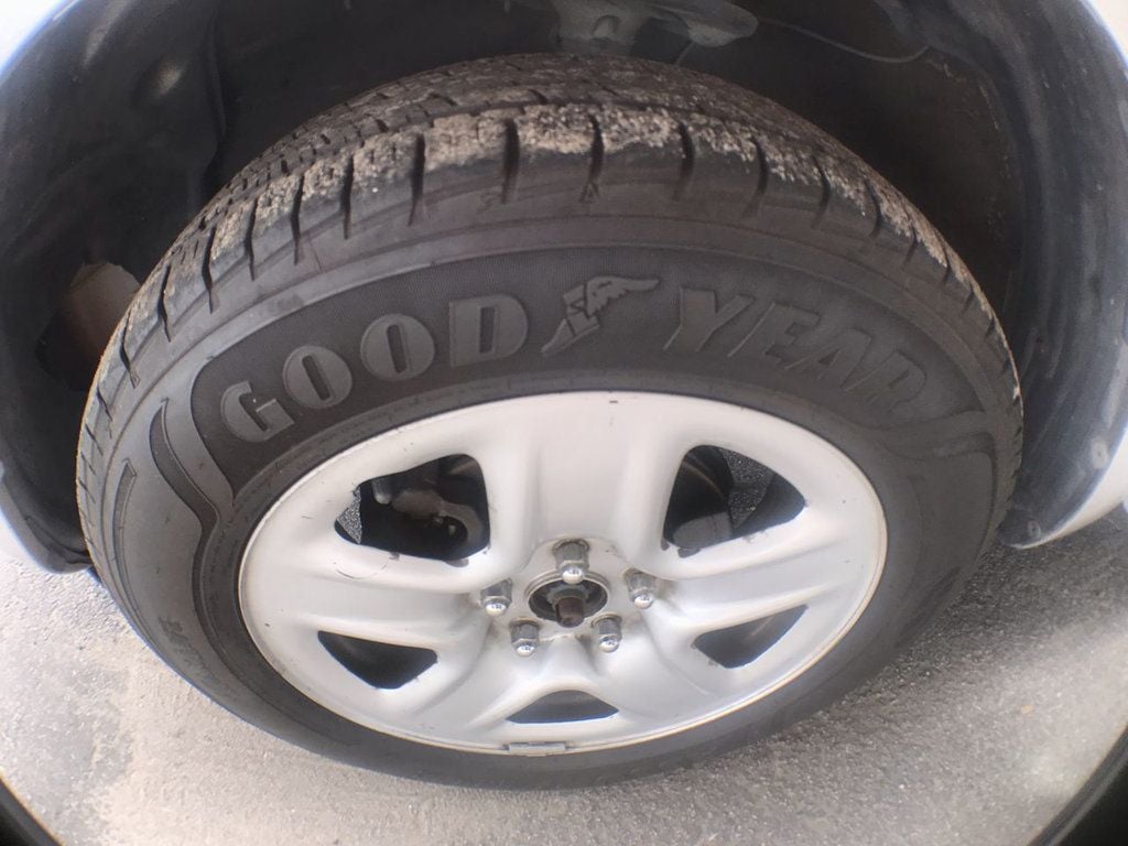 2012 Toyota RAV4 Base Image 11 of 22