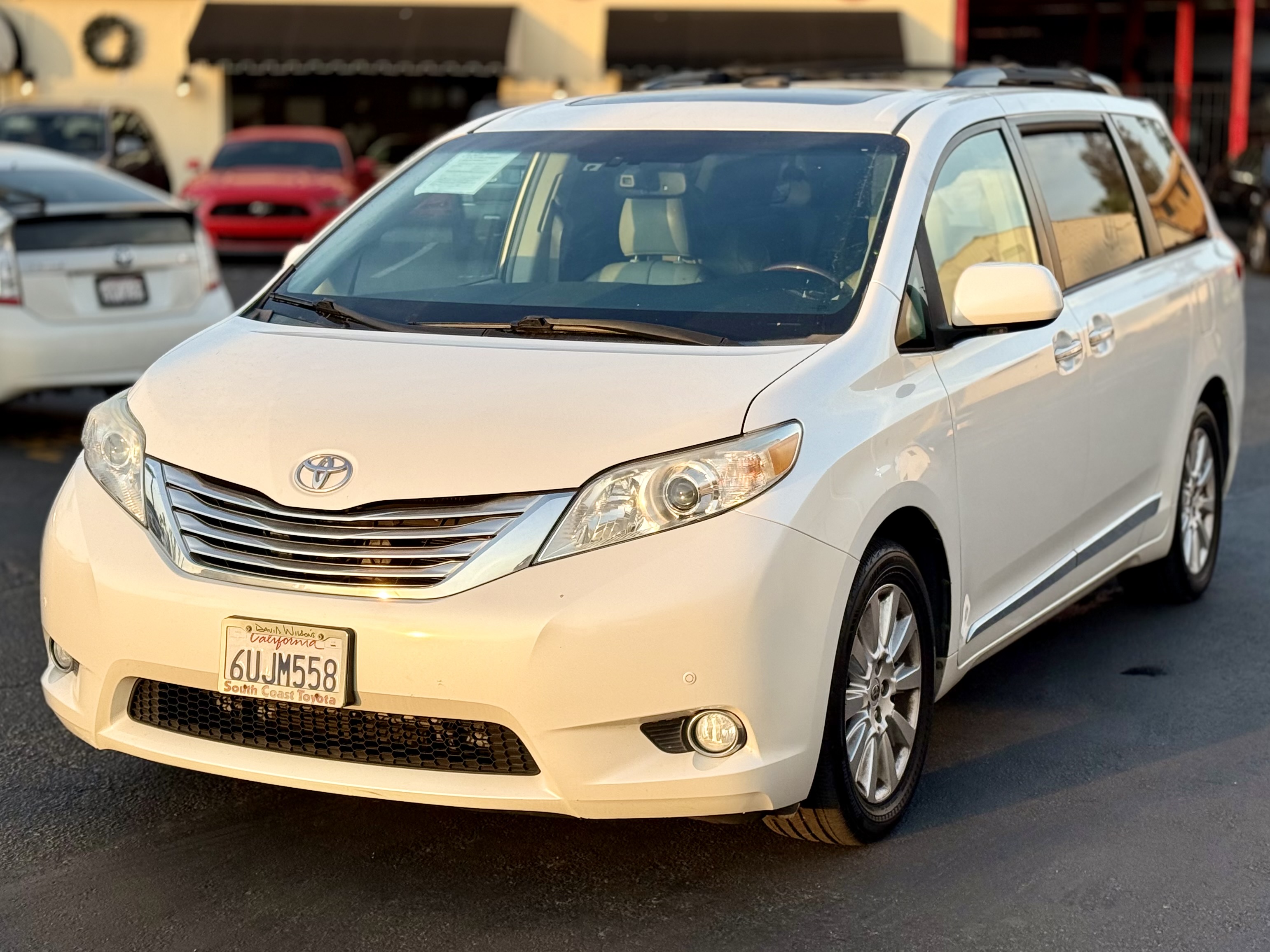 2012 Toyota Sienna Limited Image 1 of 36