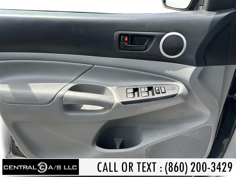 Vehicle image 17 of 19