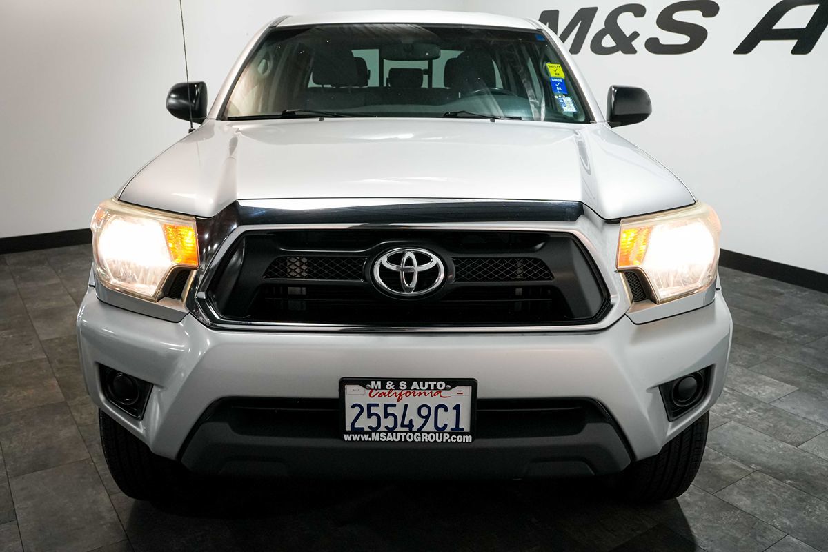 2012 Toyota Tacoma PreRunner Image 3 of 26