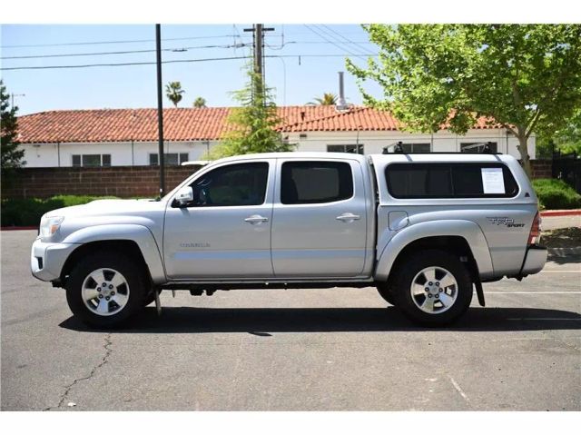 Vehicle image 8 of 32
