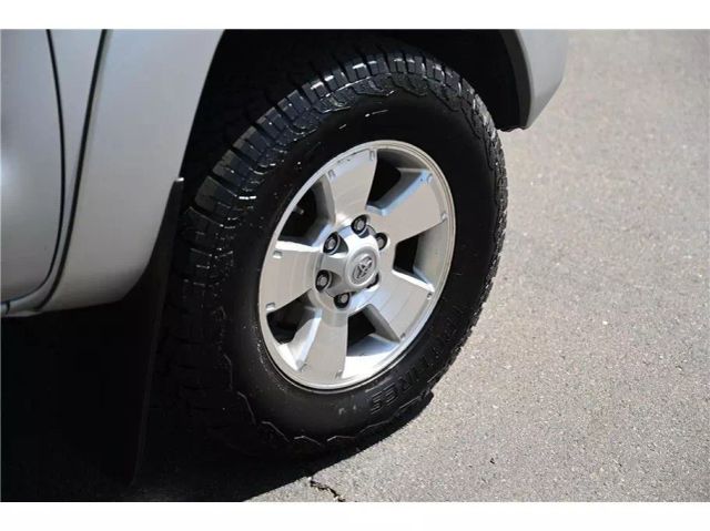 Vehicle image 9 of 32
