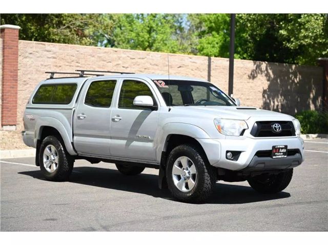 Vehicle image 3 of 32