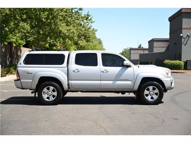 Vehicle image 4 of 32