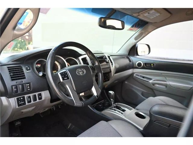 Vehicle image 21 of 32
