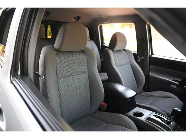 Vehicle image 13 of 32