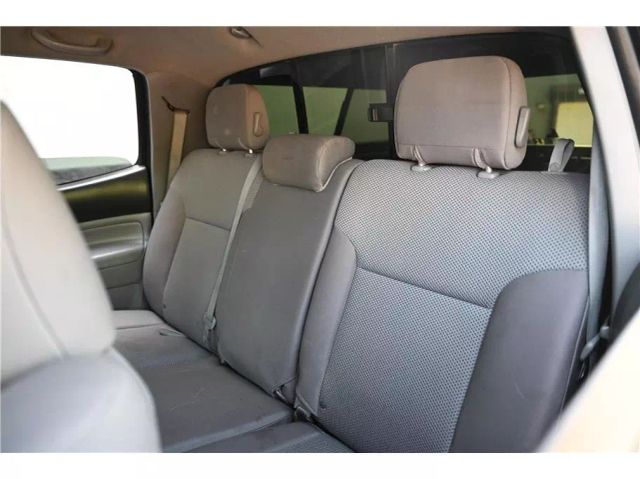 Vehicle image 19 of 32