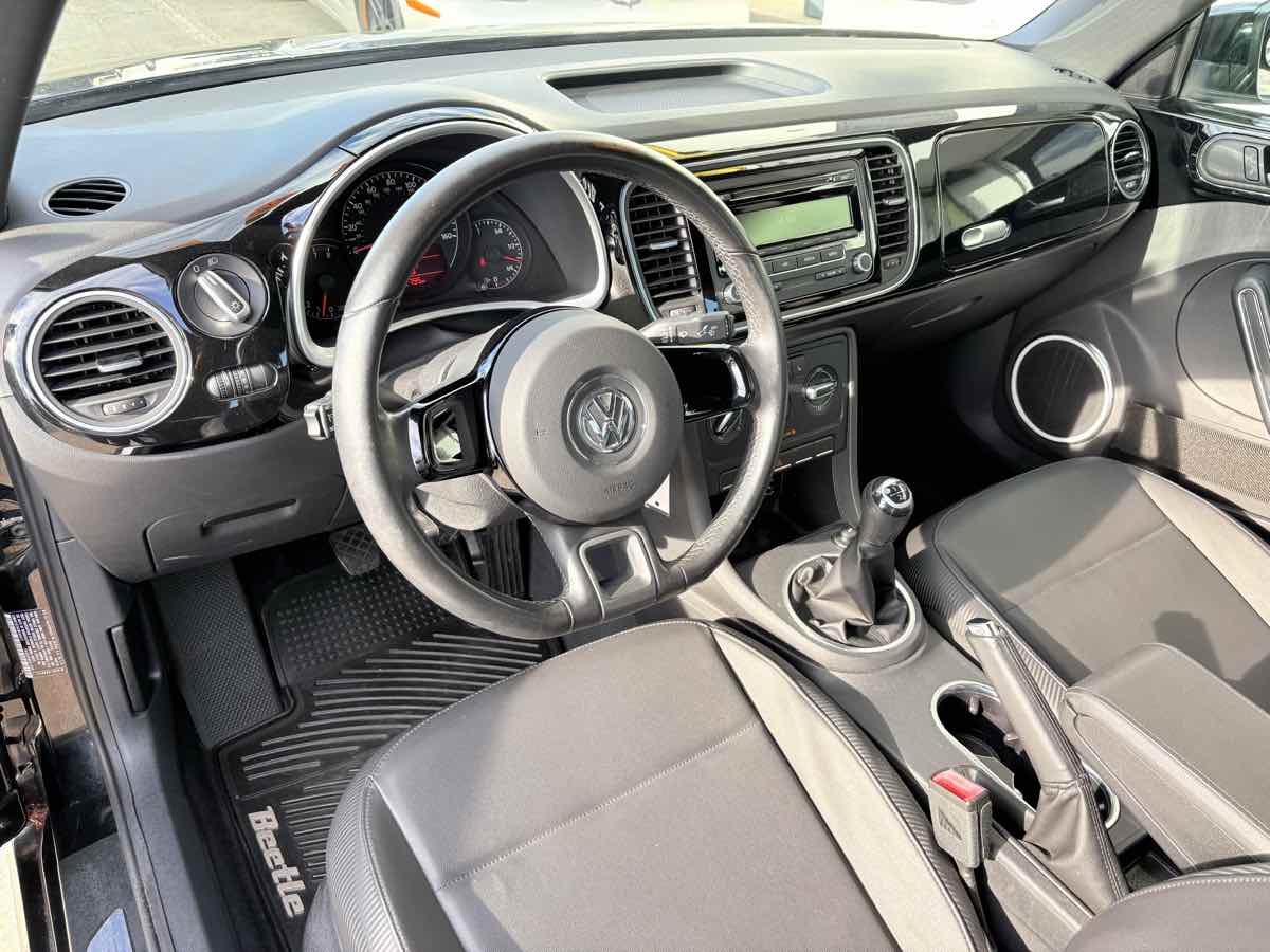 2012 Volkswagen Beetle 2.5L PZEV Image 11 of 14