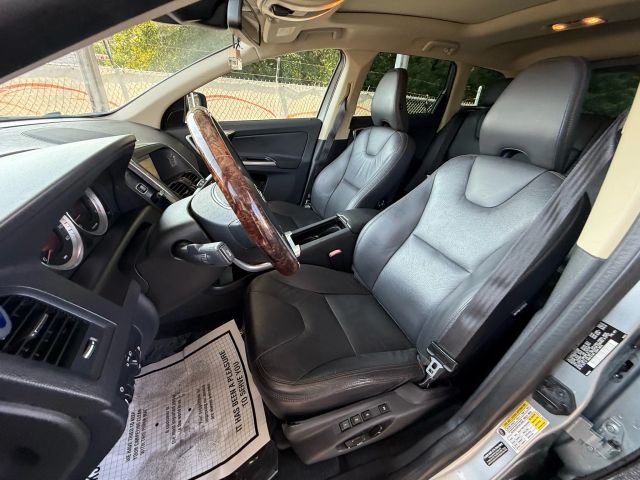 2012 Volvo XC60 3.2L Image 32 of 48