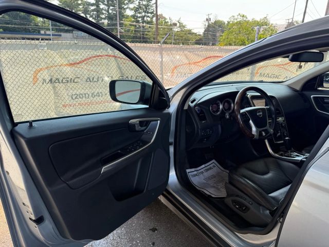 2012 Volvo XC60 3.2L Image 36 of 48