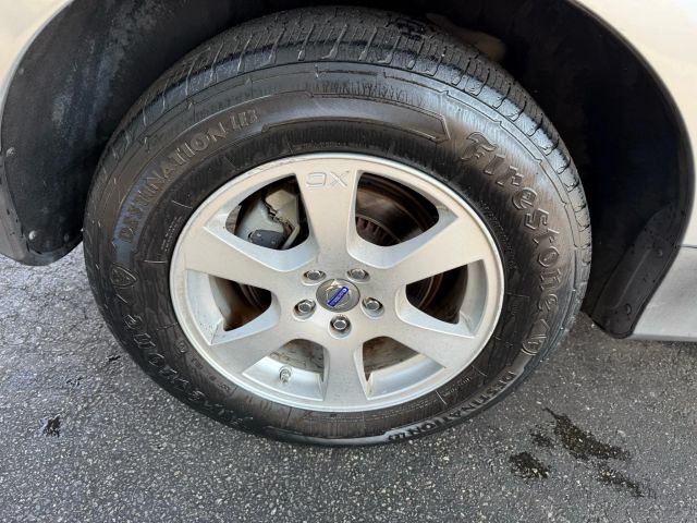2012 Volvo XC60 3.2L Image 15 of 48