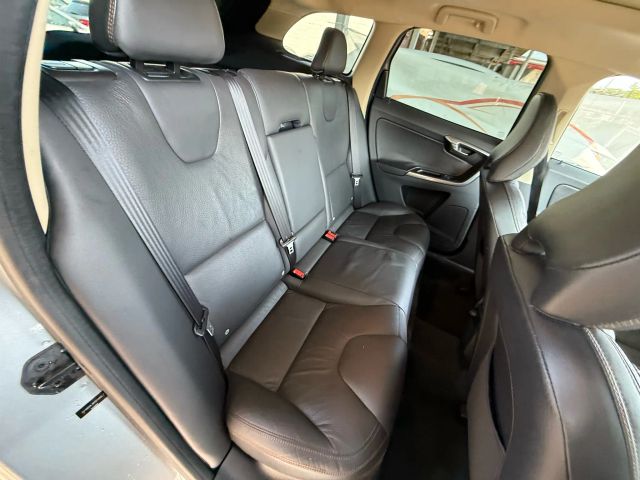 2012 Volvo XC60 3.2L Image 25 of 48