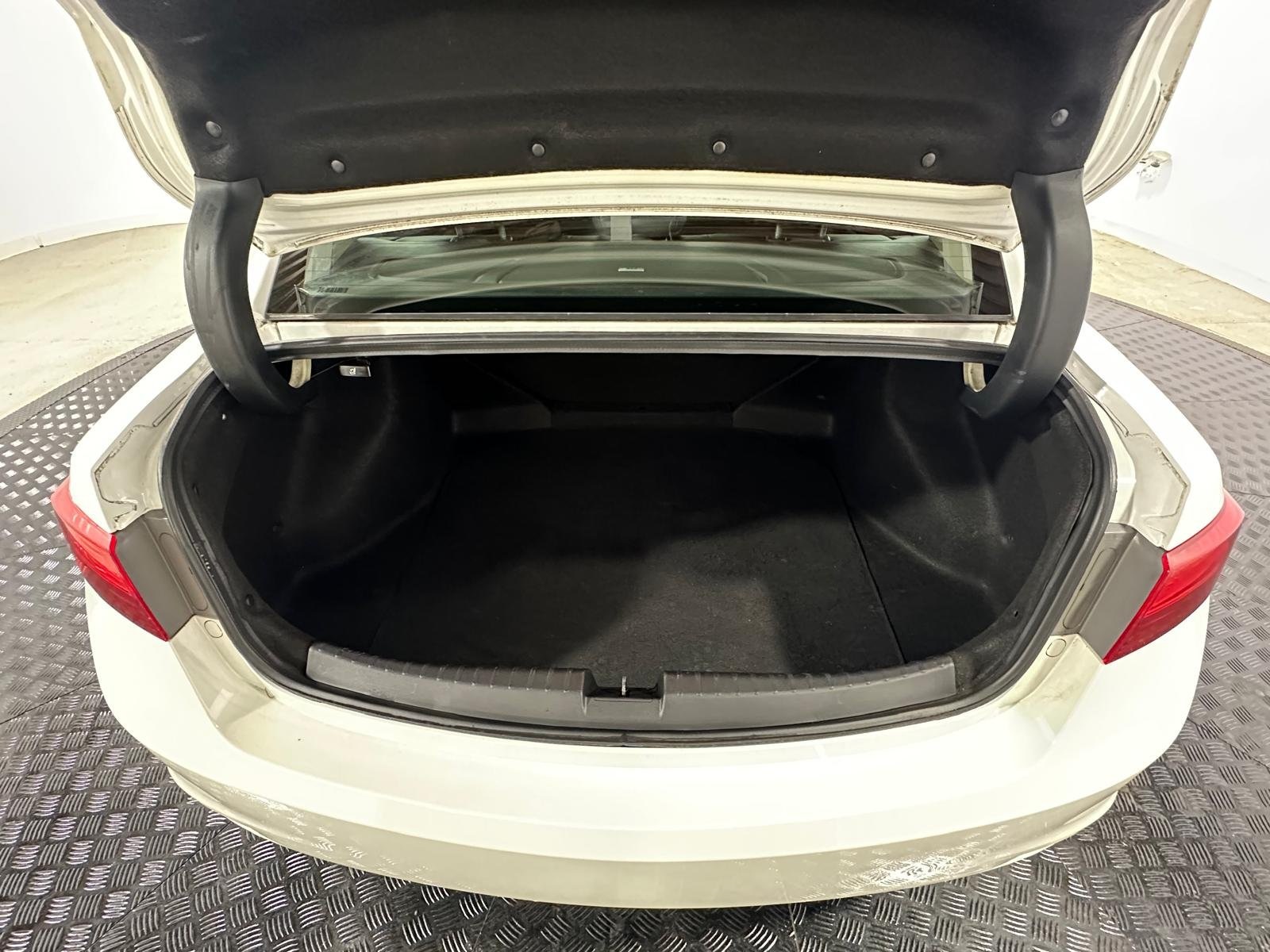 2013 Acura ILX Technology Image 8 of 18