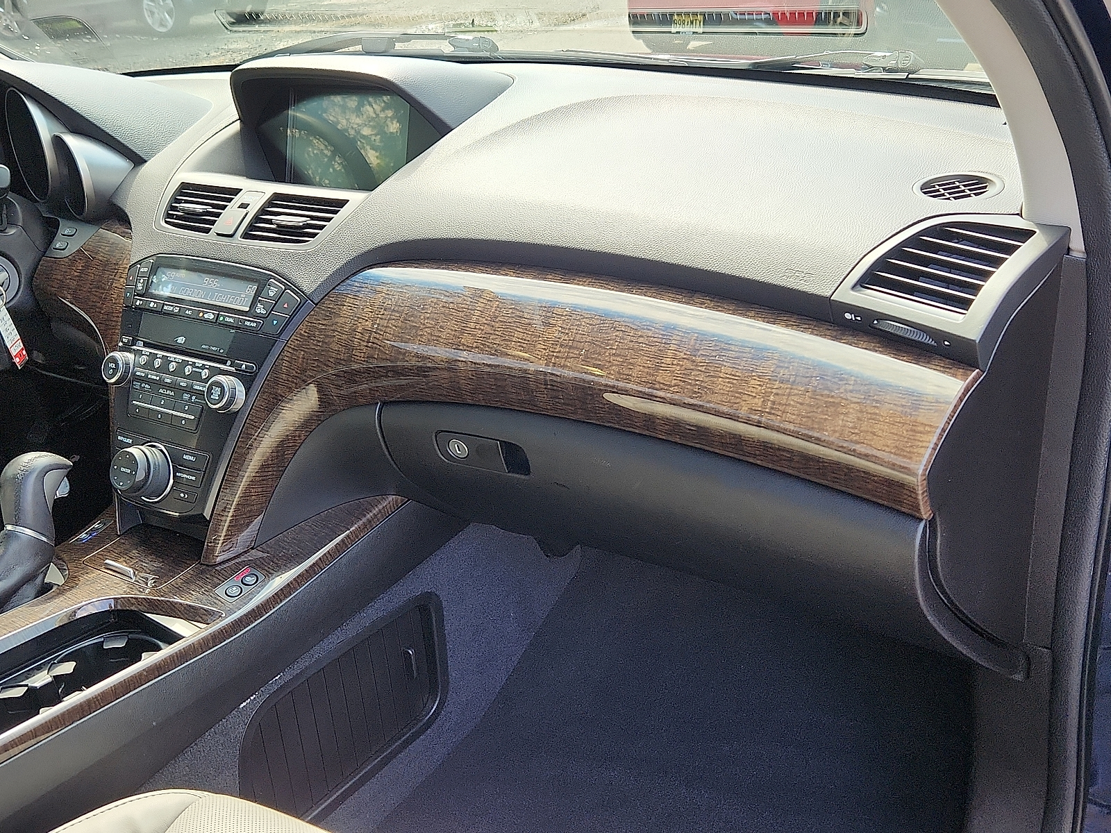 Vehicle image 16 of 31