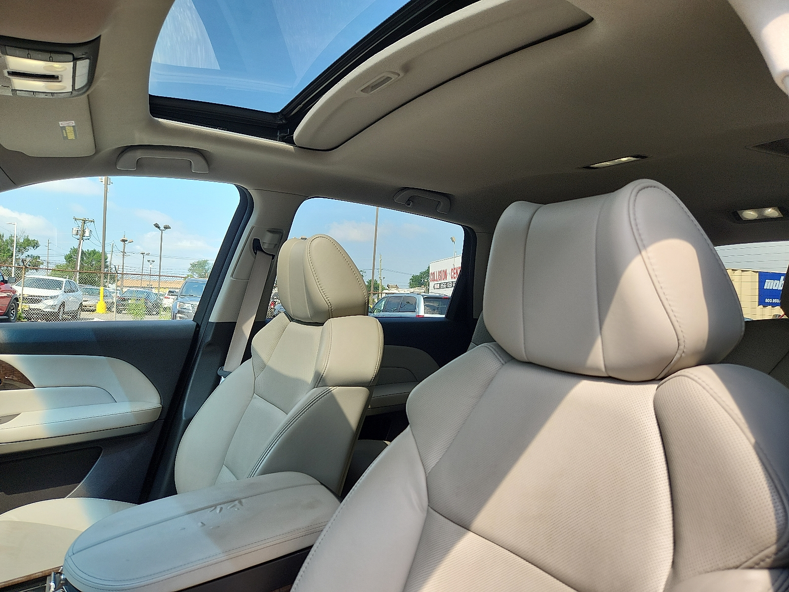 Vehicle image 12 of 31