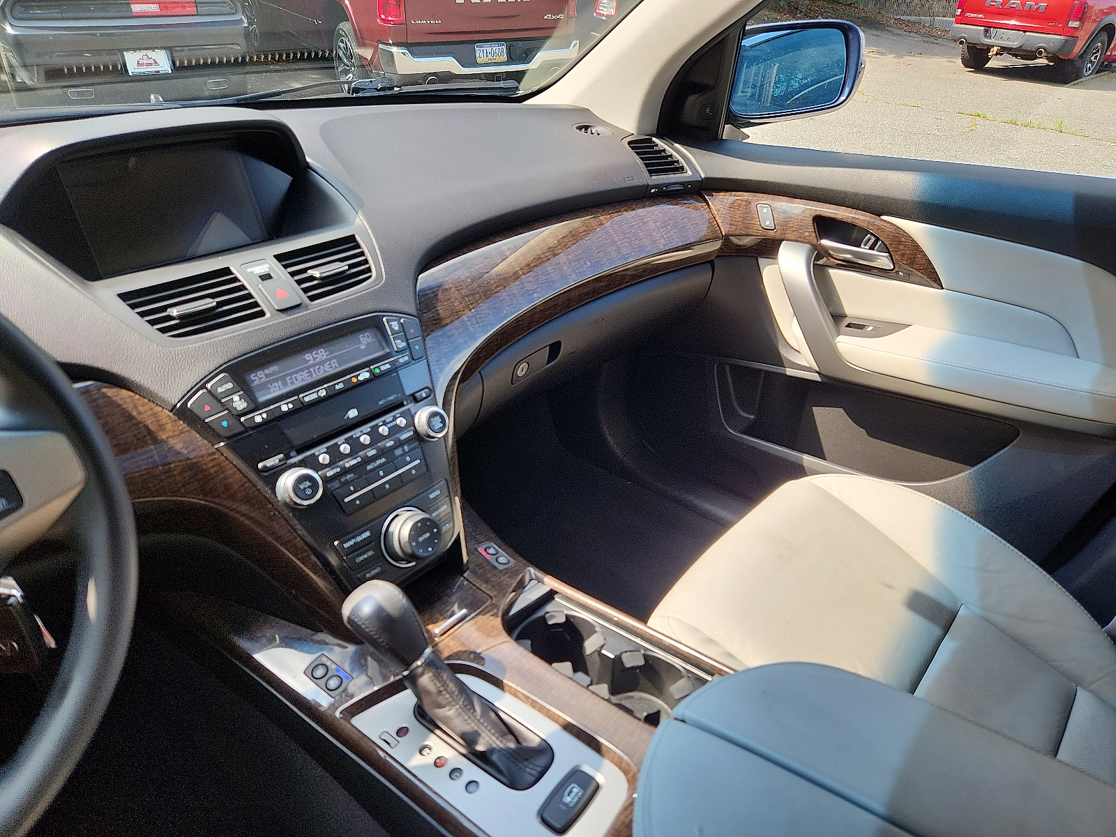Vehicle image 26 of 31