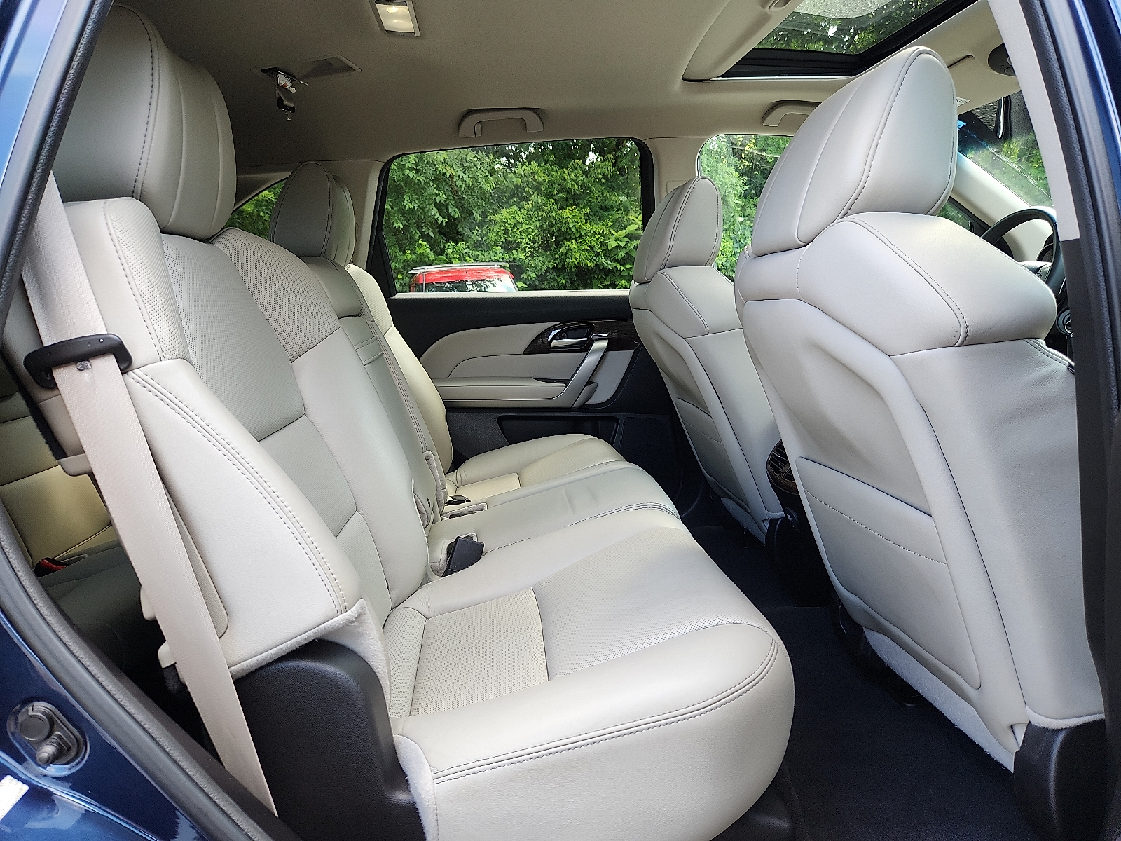 Vehicle image 10 of 31