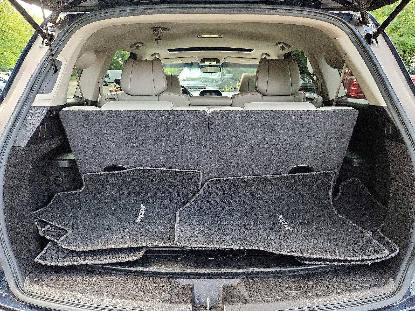 Vehicle image 9 of 31