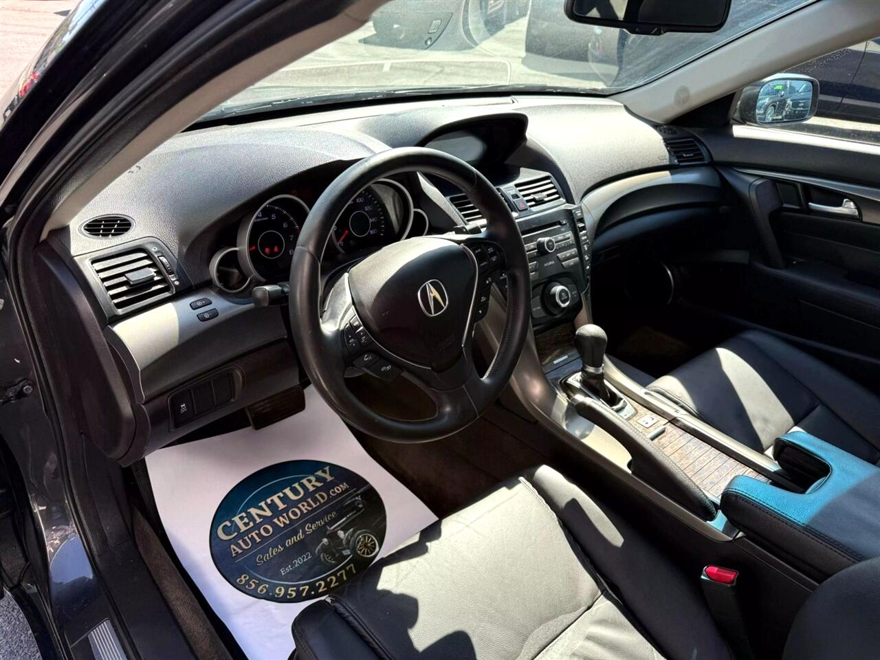Vehicle image 9 of 19