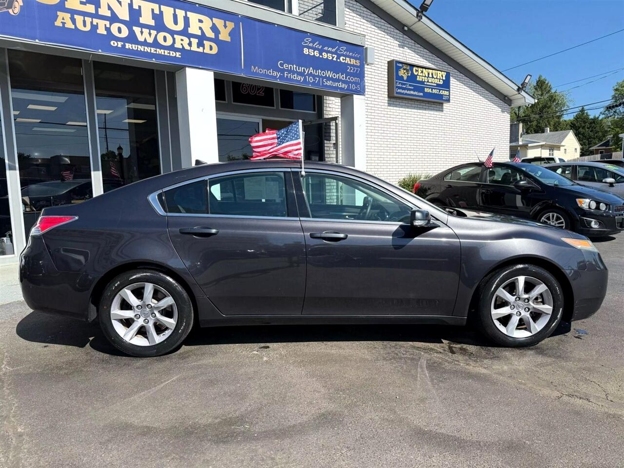 Vehicle image 4 of 19